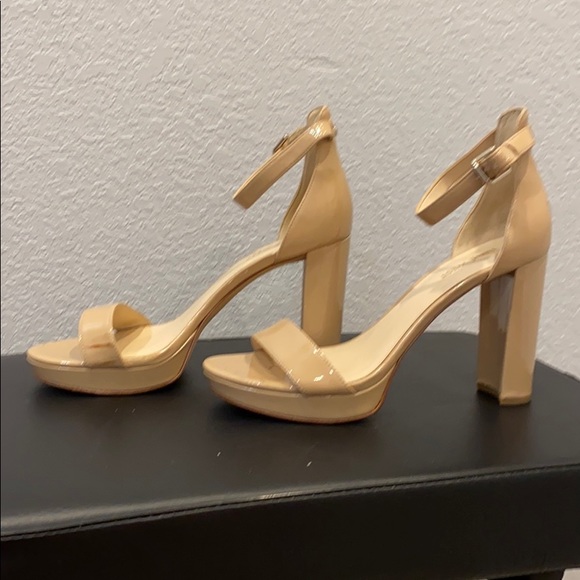 Size 8 & 12 in Women cream High heels - Picture 4 of 8